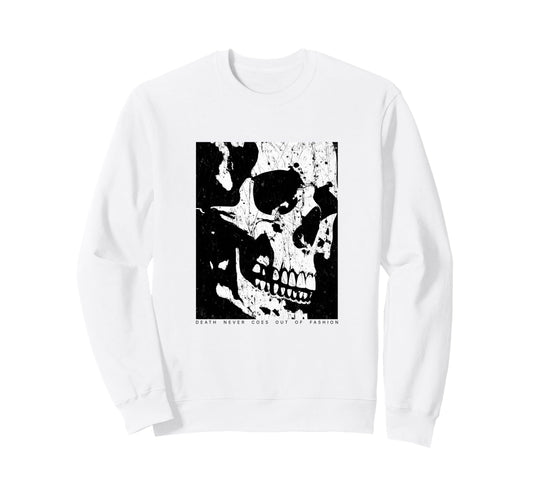 Aesthetic Streetwear Skull Sweatshirt - Trendy Graphic for Adults - T-Shirt, Sweatshirt, Hoodie